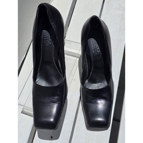 BCBG Maxazria Italian Leather Square Toe Pump Black Heels Size 9 - Picture 3 of 8
